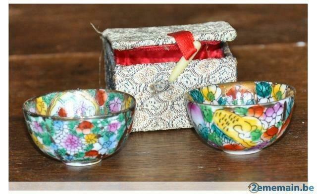 2 tasses a saké en porcelaine, Maison & Meubles, Enlèvement ou Envoi, Utilisé, Tasse(s) et/ou soucoupe(s)
