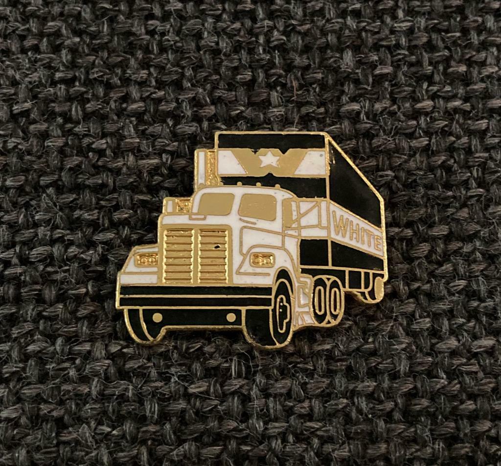 PIN - WHITE - TRUCK - CAMION, Envoi, Utilisé, Transport, Insigne ou Pin's
