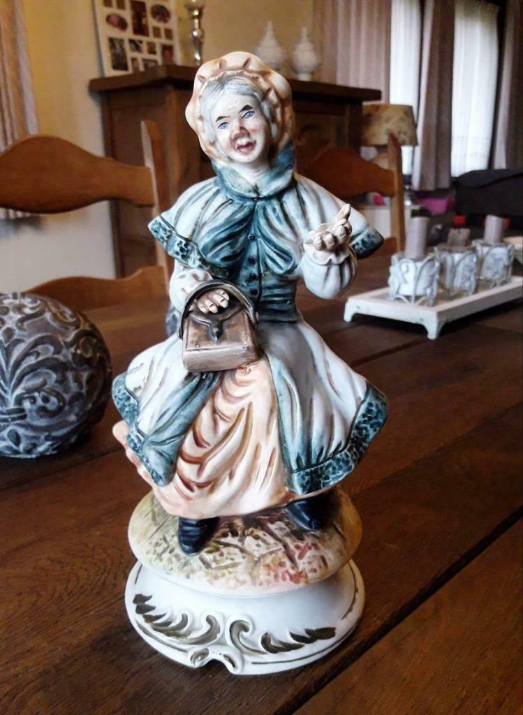 Capo Di Monte Beeldje Italie (Capodimonte) Hoogte = 29 Cm., Verzenden