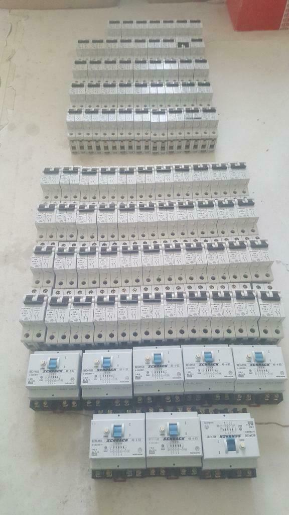 Disjoncteur  bipolaire, Bricolage & Construction, Enlèvement, Utilisé