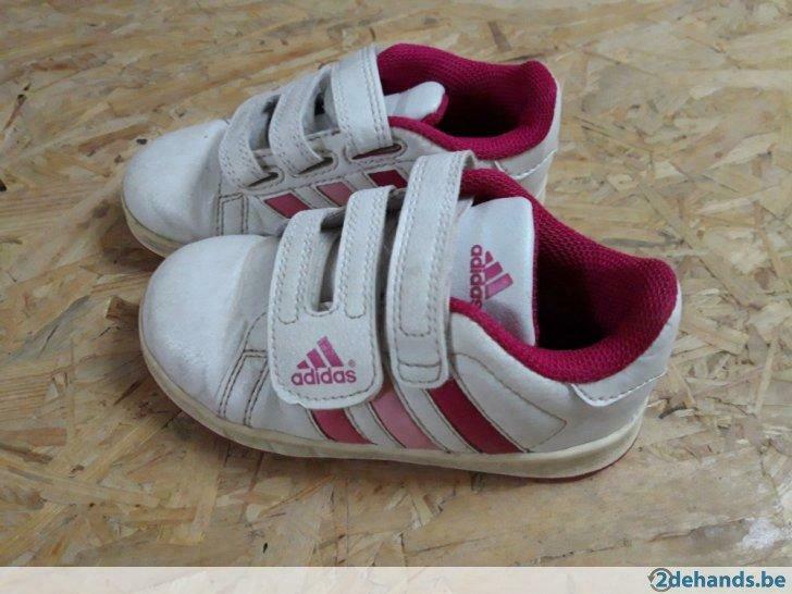 Adidas meisjessportschoen maat 25, Kinderen en Baby's, Kinderkleding | Schoenen en Sokken, Gebruikt, Meisje, Sportschoenen
