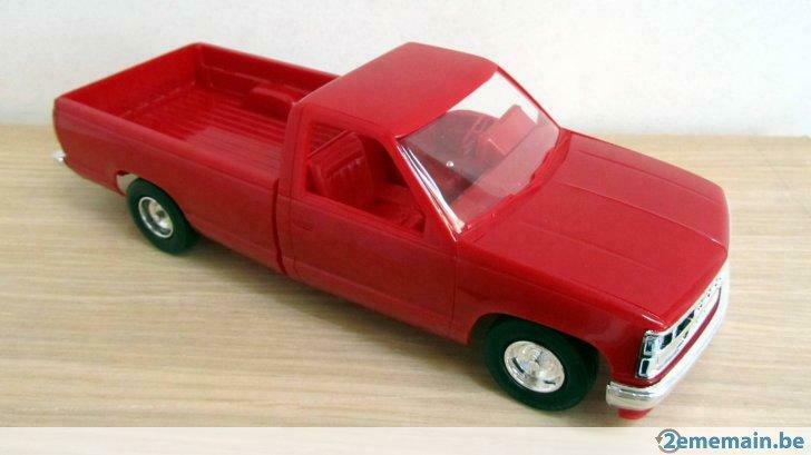 1989 Chevrolet Silverado C-1500 Rouge 1:25 Dealer Promo ERTL, Neuf, Autres marques, Enlèvement ou Envoi, Plus grand que 1:32