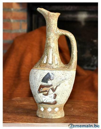 § bouteille garnier terre cuite decor égypte, Enlèvement ou Envoi