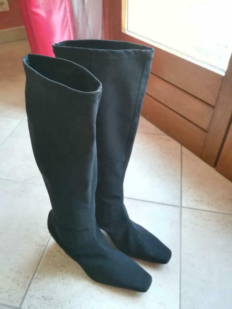 Gratis verzenden 90s vintage party fuif blokhaklaarzen mt 40, Hoge laarzen, Verzenden, Zwart, Zo goed als nieuw