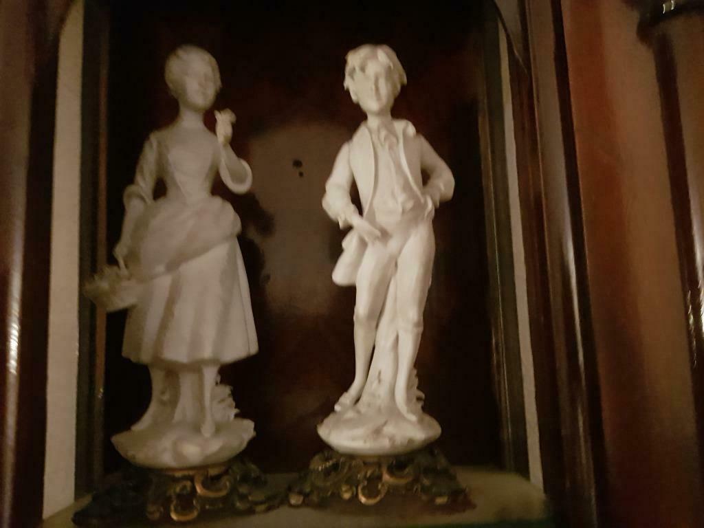 Vintage Italien 2 figuren in porselein bij Triade Benacchio, Enlèvement ou Envoi