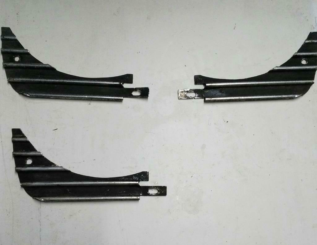 Petits bouts calandre SIMCA 1500 près des phares, Autos : Pièces & Accessoires, Carrosserie & Tôlerie, Envoi, Utilisé, Droite