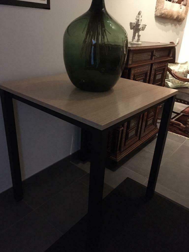 Tableau. Nouveau. 80cm sur 80cm. Hauteur : 90 cm., Maison & Meubles, Tables | Dessertes, Enlèvement ou Envoi, 50 à 100 cm, Carré