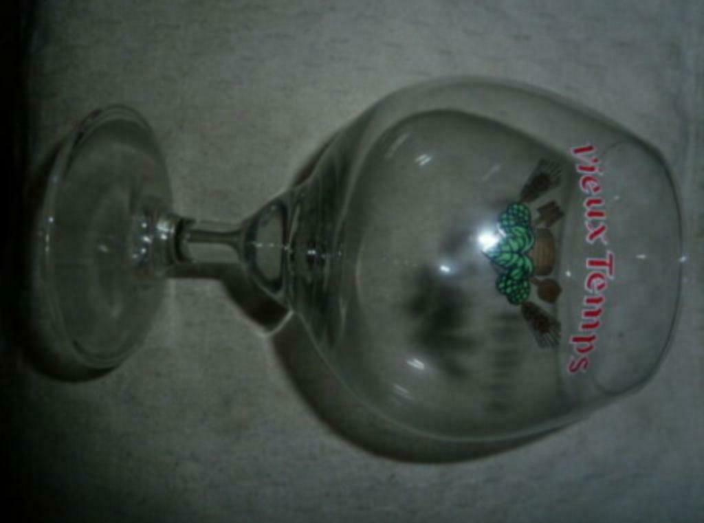 #N Bier glas VIEUX TEMPS brasserie Grade  Mont Saint Guibert, Enlèvement ou Envoi, Neuf, Verre à bière