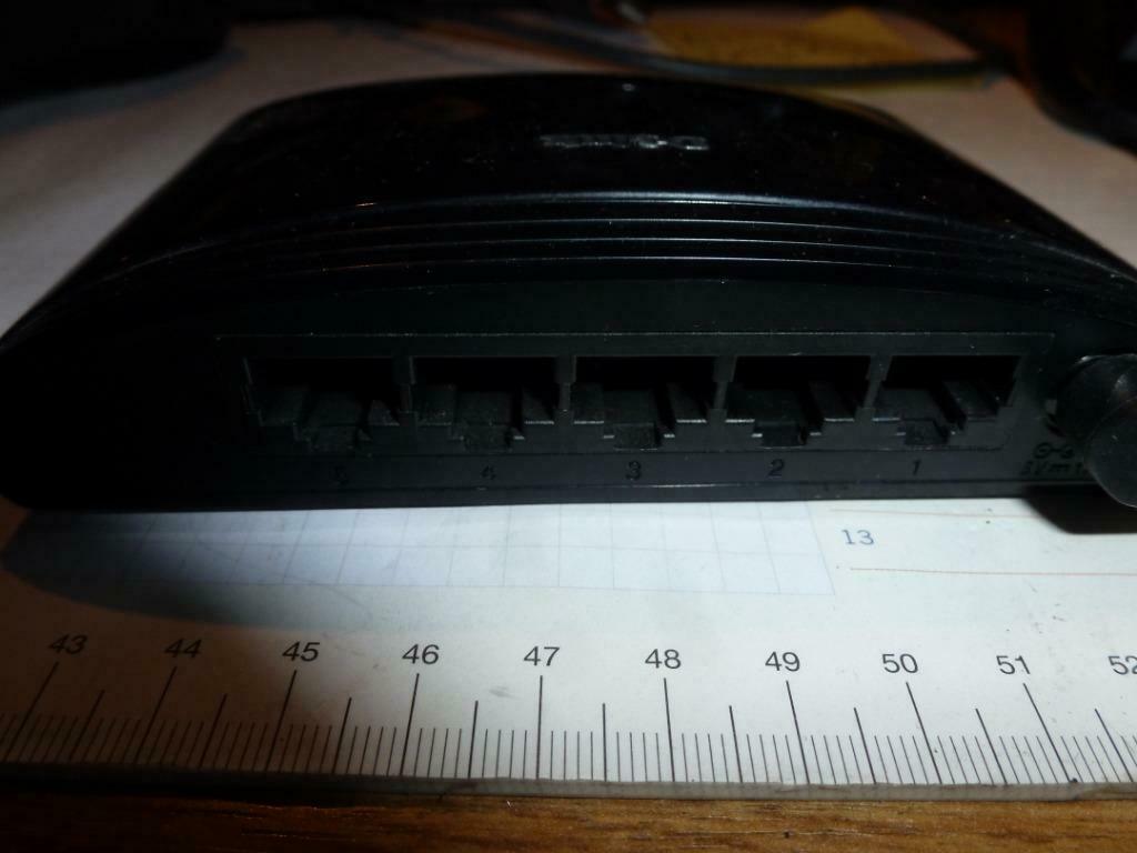 Router D -link type  DES -1005 D, Computers en Software, Ophalen of Verzenden, Zo goed als nieuw