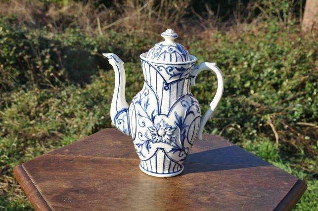 §cafetière en barbotine de wasmuel, Antiquités & Art, Antiquités | Céramique & Poterie, Enlèvement