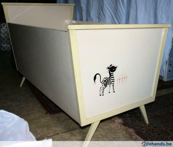 Retro vintage kinder bedje, Kinderen en Baby's, Babywiegjes en Ledikanten, Ophalen, Gebruikt