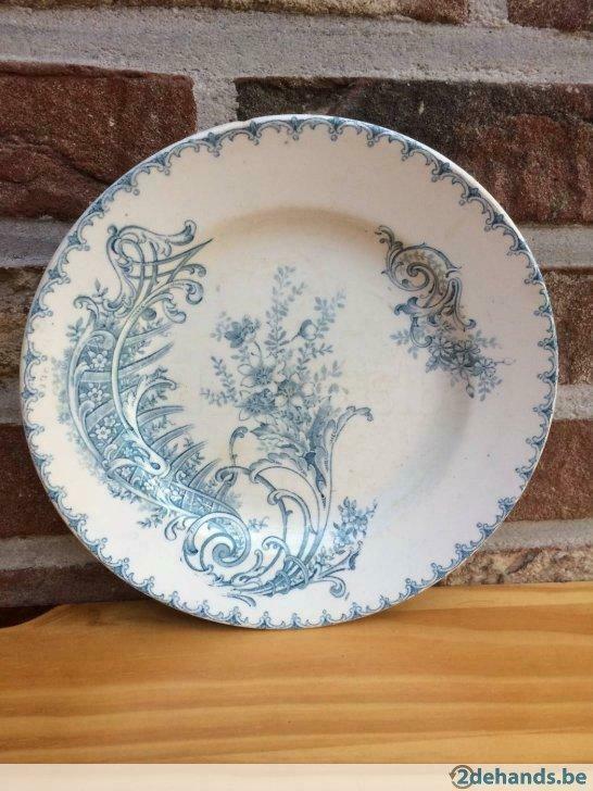 Geglazuurde schotel "Madeleine B.F.K.", Antiek en Kunst