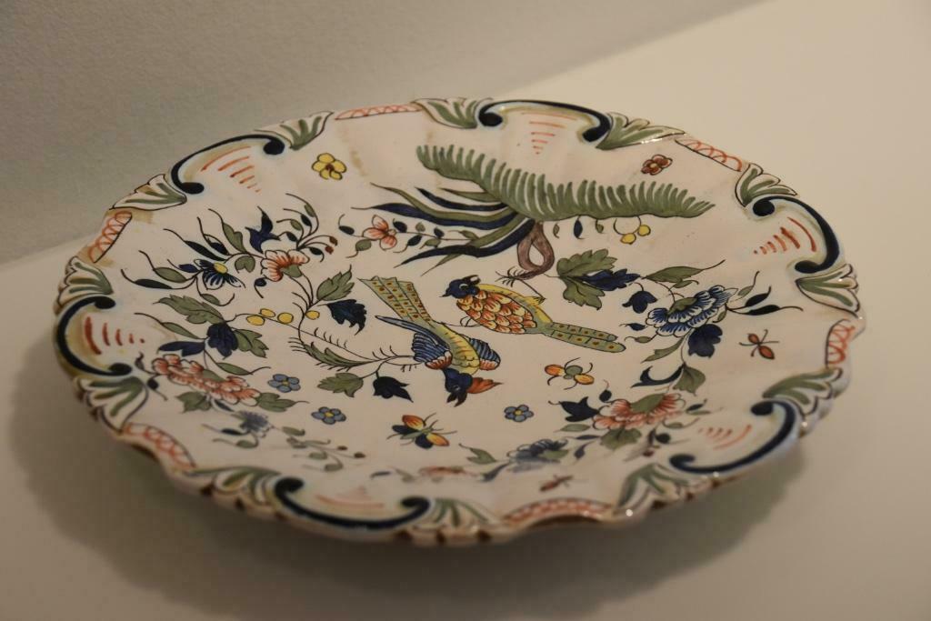 Assiette en vieux Rouen, Enlèvement