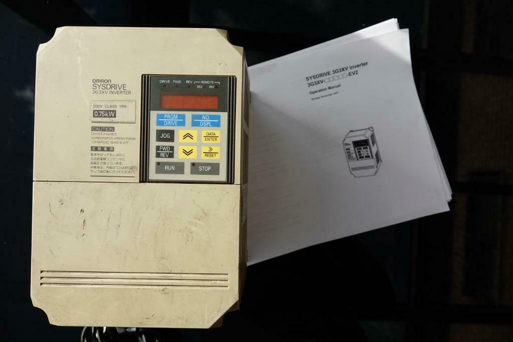 frequentieregelaar 0,75Kw Omron Sysdrive 3G3XV 1F 230V, Ophalen of Verzenden, Gebruikt