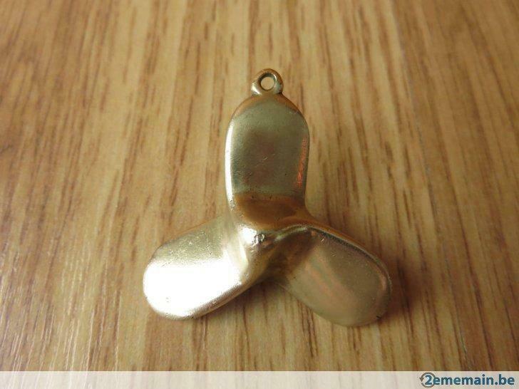 superbe pendentif en forme d'hélice de bateau en laiton, Comme neuf, Autres matériaux