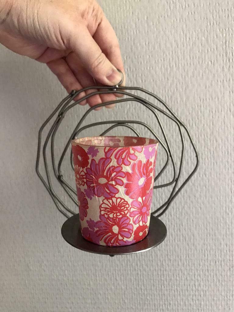 Bougeoir mural métal avec pot en verre rose à fleurs, Comme neuf, Gris, Métal