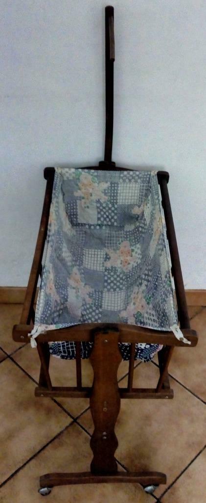 Berceau en bois pour sa poupée, Enfants & Bébés, Jouets | Poupées, Enlèvement, Comme neuf, Autres types