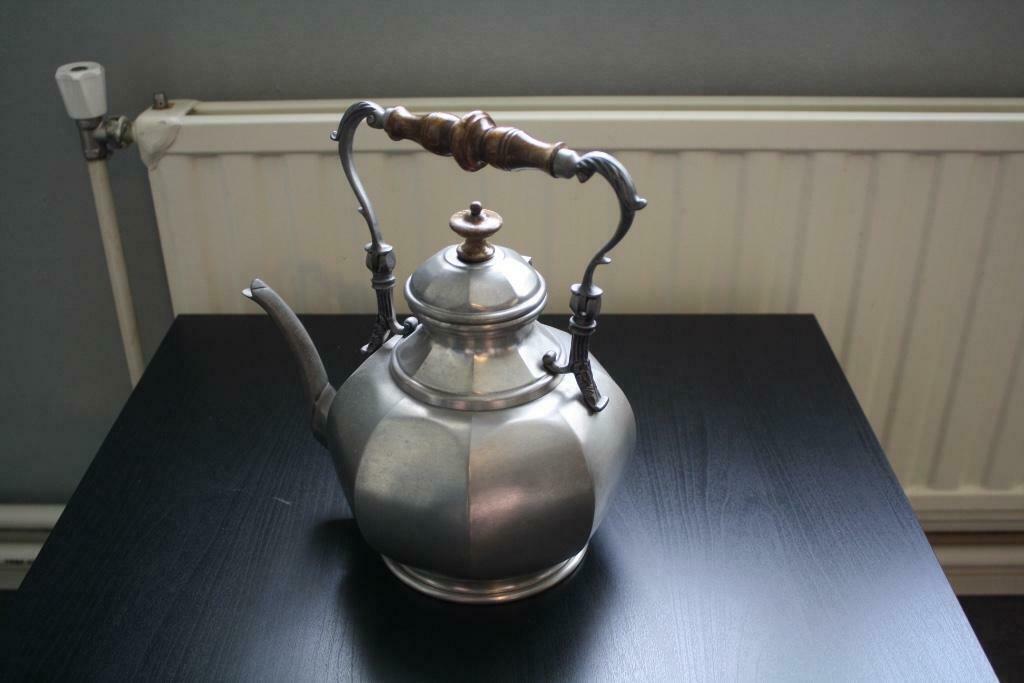 Tinnen theepot met houten handvat, Antiek en Kunst, Ophalen of Verzenden