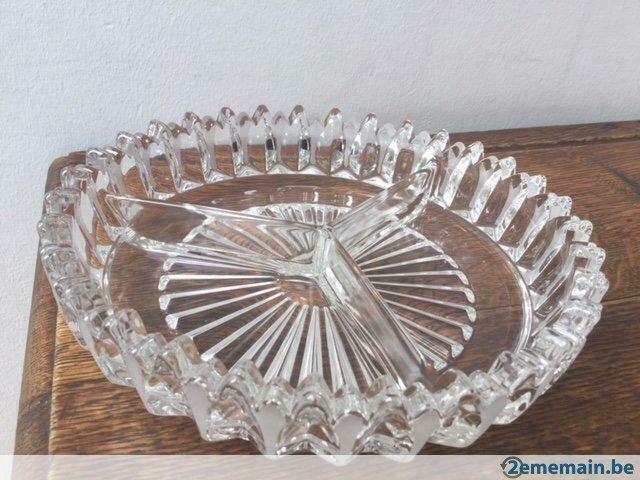 Joli plat  apéritif en verre  : 3 compartiments