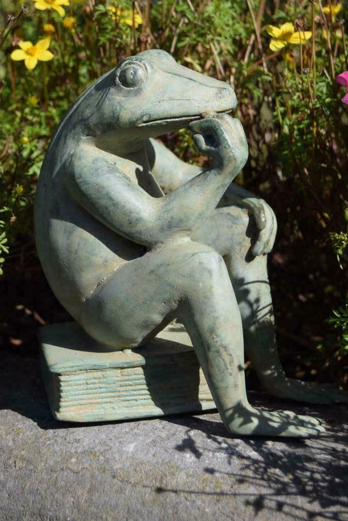 Grenouille pensive en bronze sur son livre, Antiquités & Art, Enlèvement ou Envoi, Bronze