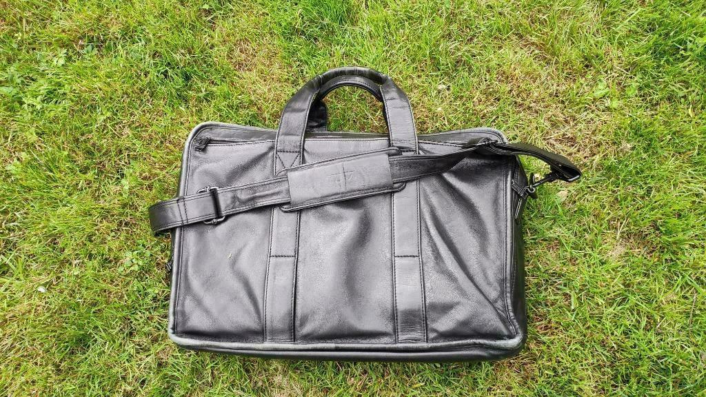 Zwarte lederen TUMI reistas laptop tas verbreedbaar luxueus, 40 tot 60 cm, Gebruikt, Zwart, Minder dan 35 cm