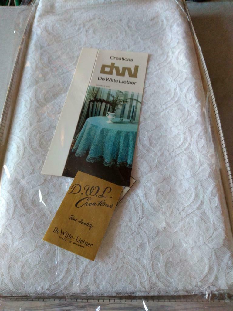 Nappe dentelle grande taille neuve, Maison & Meubles, Enlèvement ou Envoi