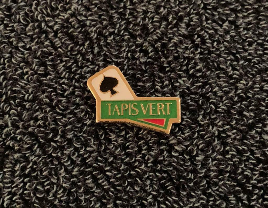 PIN - TAPIS VERT - CARTES - KAARTEN - CARDS, Verzenden, Zo goed als nieuw, Overige onderwerpen, Speldje of Pin