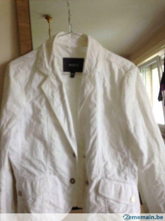 soldes blazer prix sacrifié si achat du lot, Gedragen