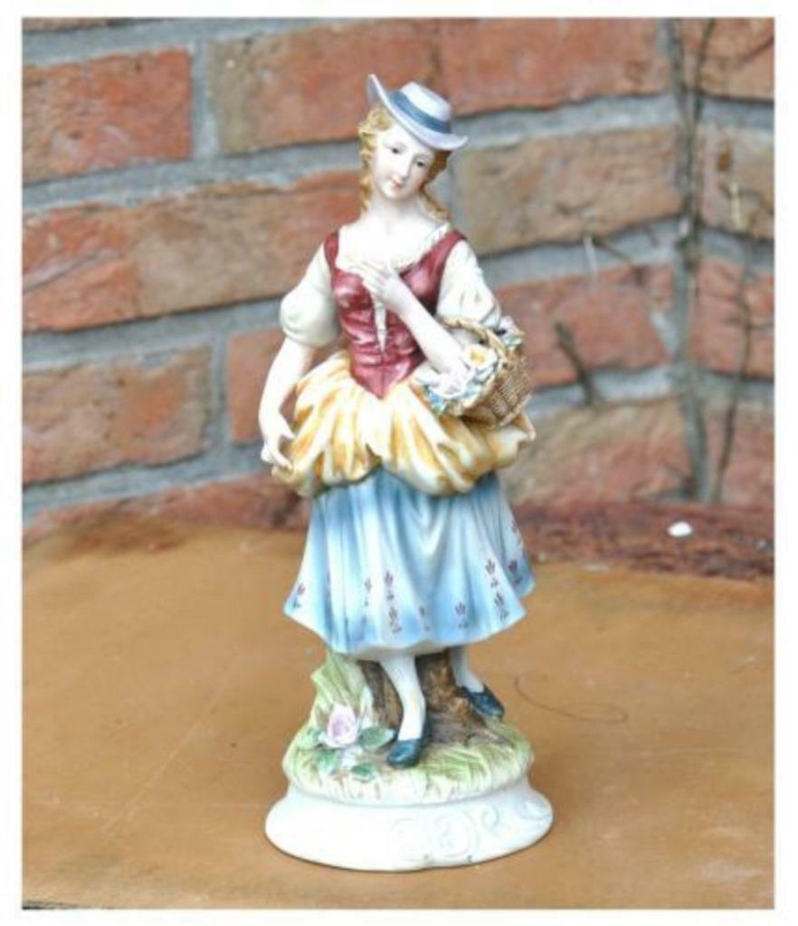 statue en biscuit corsage rouge, Antiquités & Art, Enlèvement ou Envoi