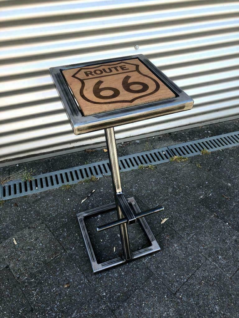 Tabouret de bar en métal avec logo (au choix), Enlèvement ou Envoi, Neuf, Bois, 60 à 90 cm