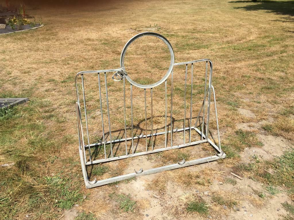 Ancien porte-vélos de magasin