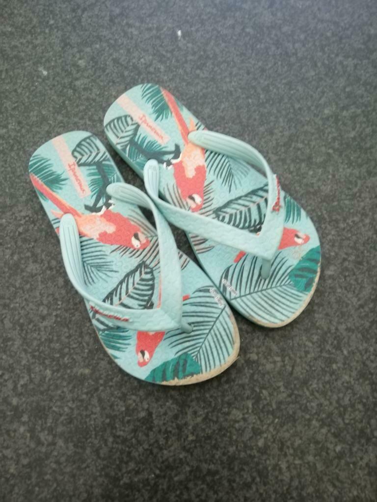 Teenslippers maat 35, Enlèvement ou Envoi, Comme neuf, Autres types, Fille