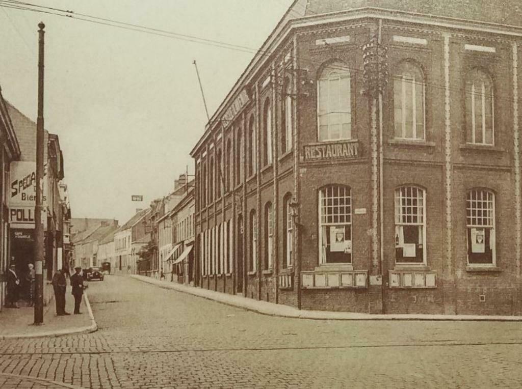 Carte Postale Mouscron - Cercle l’Avenir et rue des Moulins, Collections, Cartes postales | Belgique, Enlèvement ou Envoi, Non affranchie