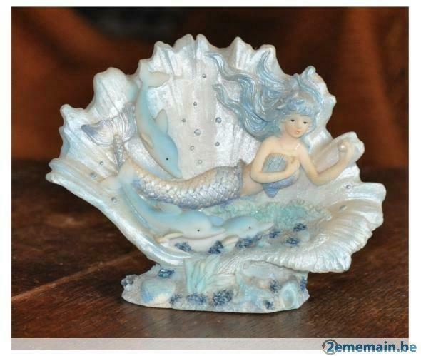 objet decoratif en resine siréne