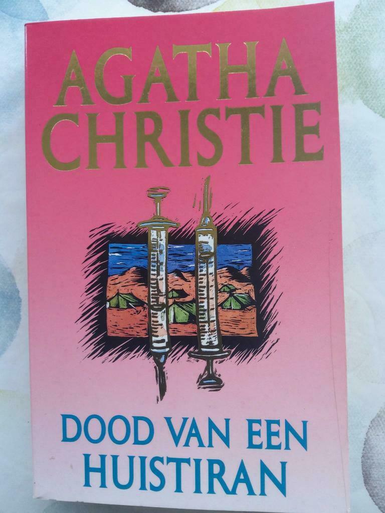 Agatha Christie - Dood van een huistiran, Ophalen of Verzenden, Zo goed als nieuw
