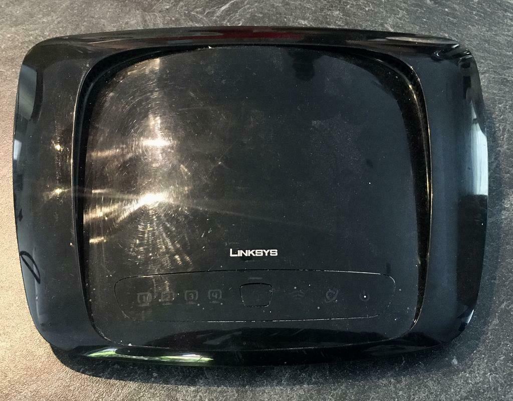 Linksys WRT320N wifi router, Computers en Software, Netwerk switches, Ophalen of Verzenden, Gebruikt