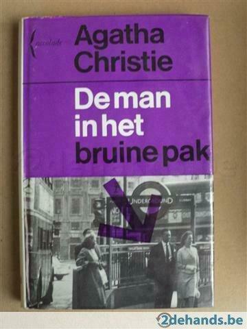 De man in het bruine pak - Agatha Christie (Accolade reeks), Boeken, Detectives, Gelezen