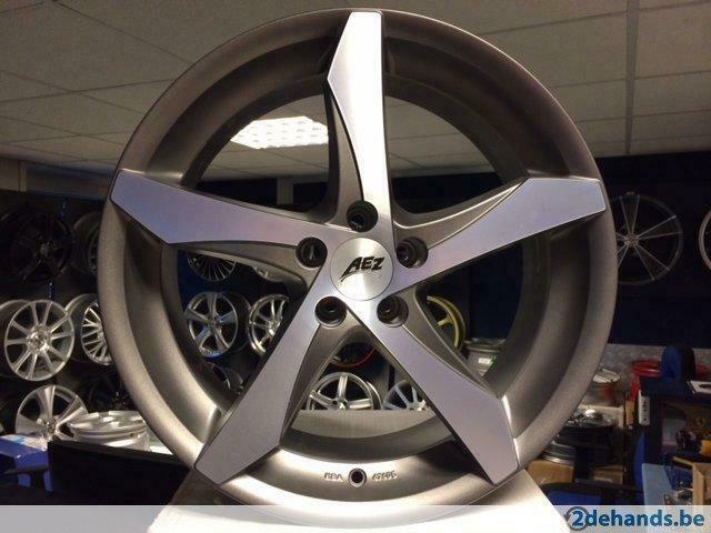 NIEUWE 18 inch 5x100 mat antraciet + polish sportvelgenset, Autos : Pièces & Accessoires, Pneus & Jantes, Jante(s), Pneus été