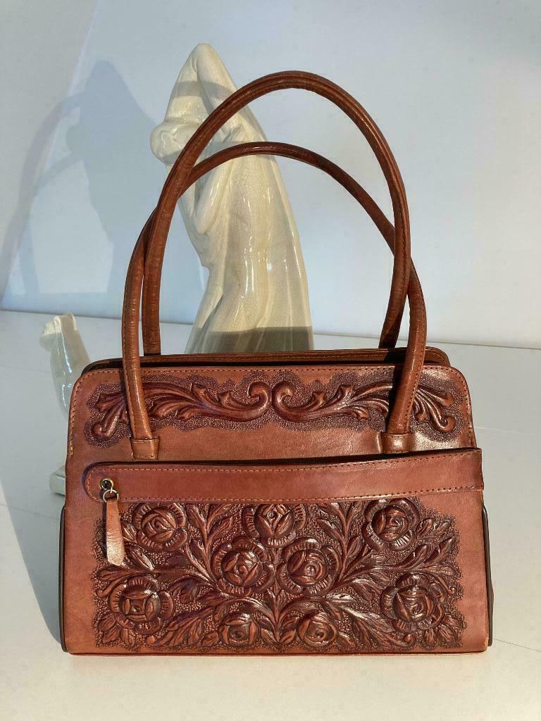 Vintage cognac kleurige handtas Mont Abur, Handtassen en Accessoires, Tassen | Damestassen, Gebruikt, Handtas, Overige kleuren