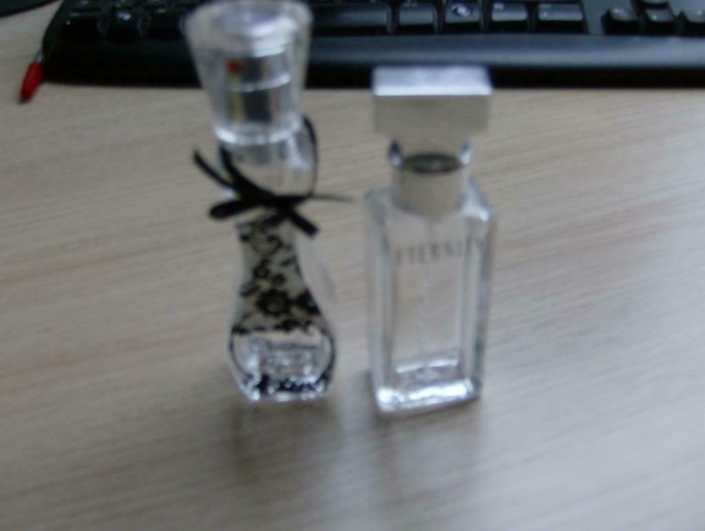 Lege miniatuur parfum flesjes eternity en christina aquilera, Enlèvement ou Envoi, Utilisé, Miniature