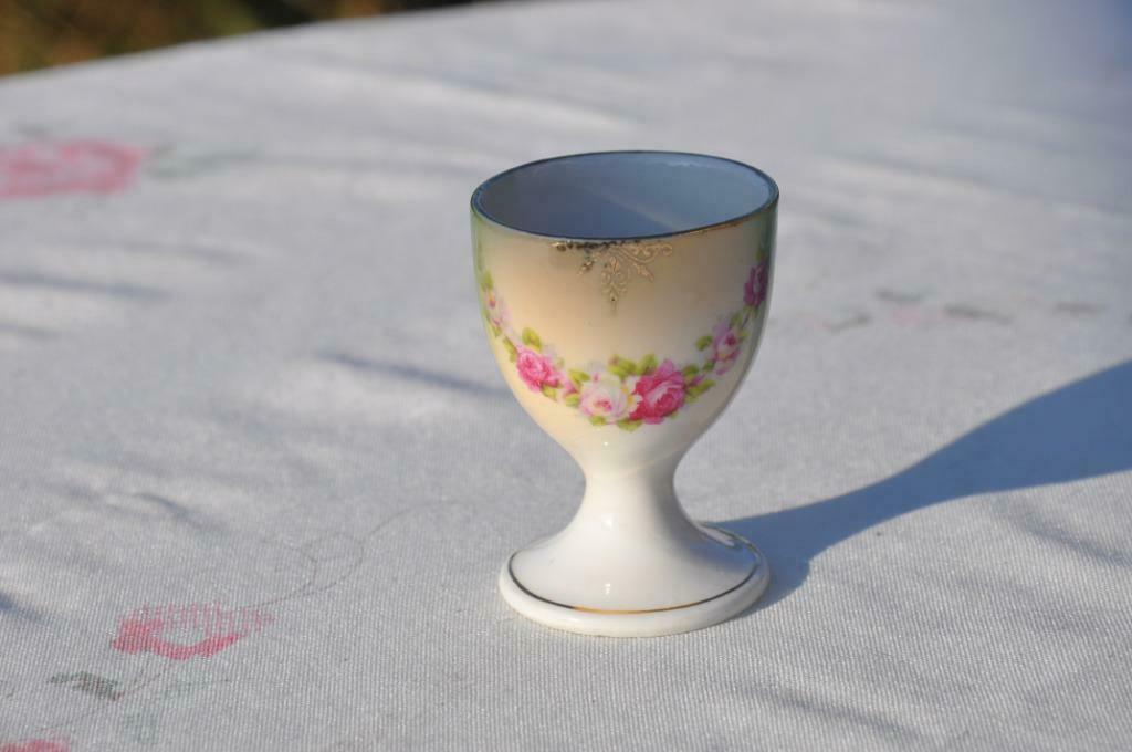 coquetier en porcelaine guirlande de rose, Collections, Enlèvement ou Envoi, Utilisé, Porcelaine, Autres types