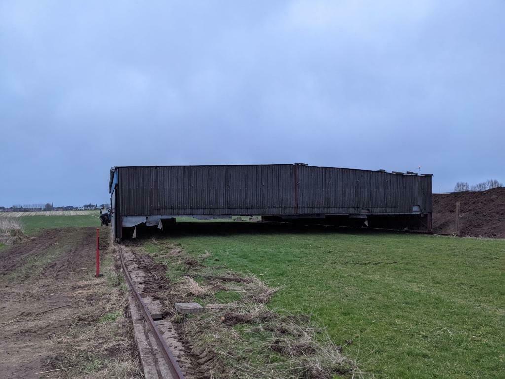 MOET WEG  rollende witloofschuur 24 x 16 m, Ophalen, Gebruikt