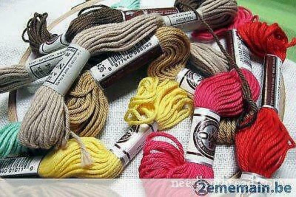 DMC Fils retors mat pour tapisserie coton DMC n°4, Hobby & Loisirs créatifs, Enlèvement ou Envoi, Neuf