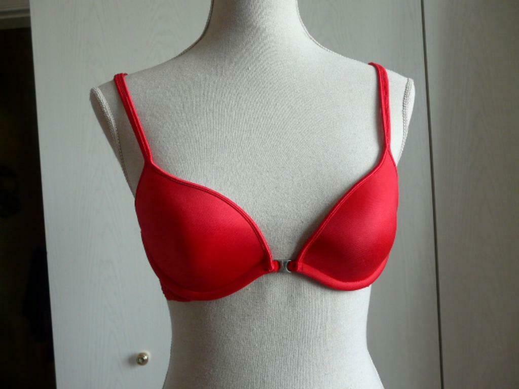 Soutien Gorge ROUGE, Vêtements | Femmes, Sous-vêtements & Lingerie, Soutien-gorge, Rouge, Enlèvement ou Envoi