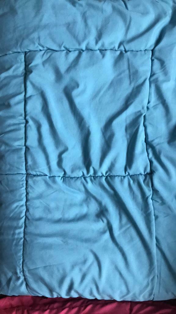 Couette 140/200 cm polyester, Zo goed als nieuw