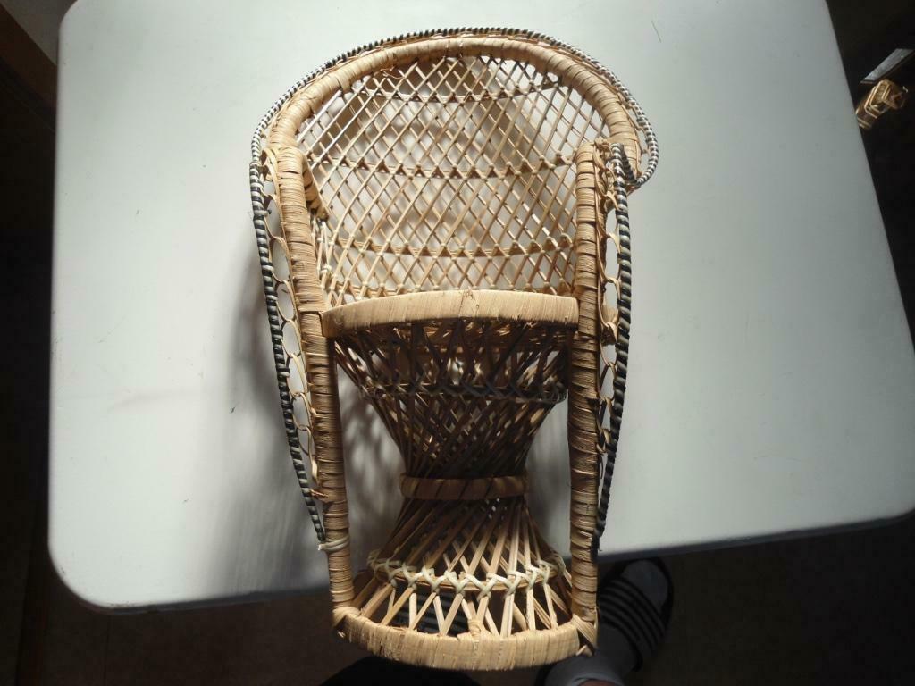 Petit Fauteuil EMMANUELLE ( 40 CM ) Excellent état., Enlèvement ou Envoi, Comme neuf, Poupée