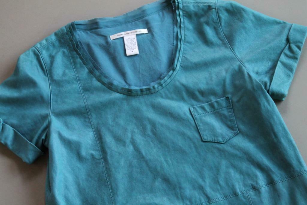 Boterzachte leder top Diane Von Furstenberg, zijde voering, Kleding | Dames, Topjes, Gedragen, Maat 36 (S), Blauw, Korte mouw