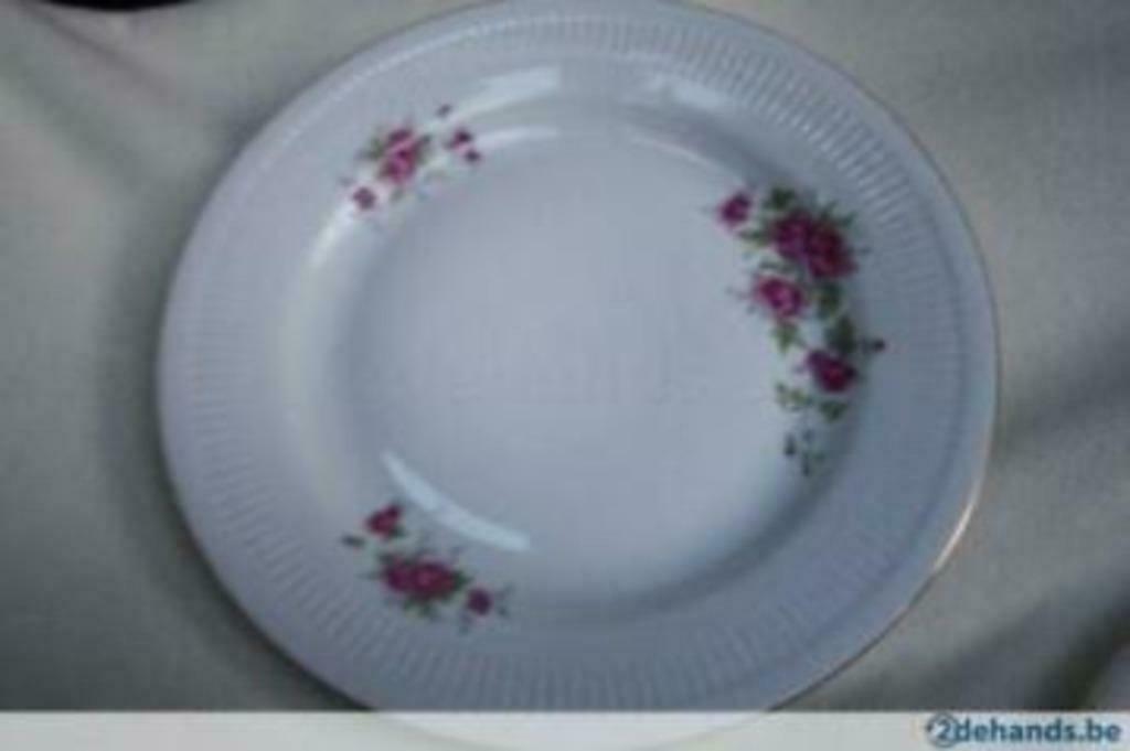 Janolina Made in Poland.  De antieke ronde schaal/bord met n, Antiek en Kunst, Ophalen of Verzenden