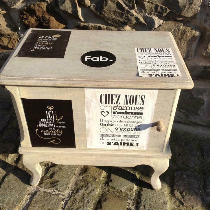 Table de nuit 2 tiroirs blanc customisee, Maison & Meubles, Utilisé, Bois