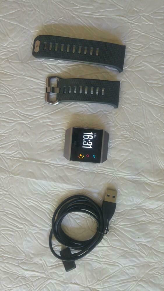 Smartwatch Montre Fitbit Ionic, Enlèvement ou Envoi